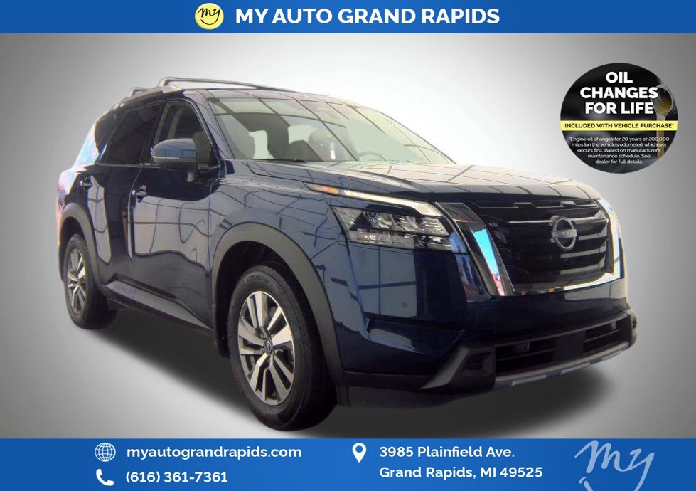Used 2025 Nissan Pathfinder SL AWD/4WD image 38