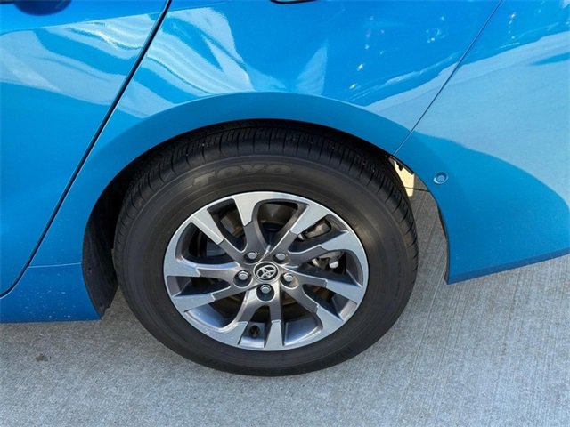 Used 2022 Toyota Prius L Eco image 9