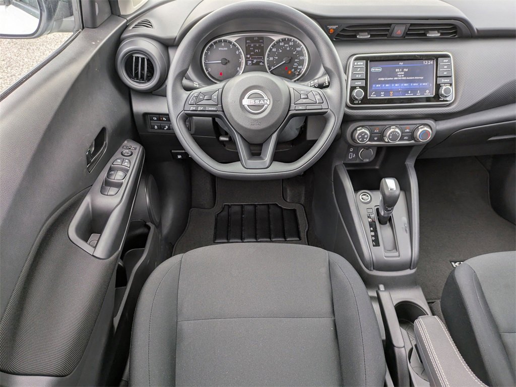 New 2025 Nissan Kicks Play S image 18