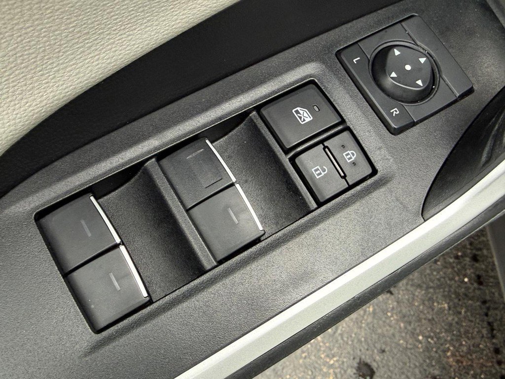 Used 2023 Toyota RAV4 Limited image 16