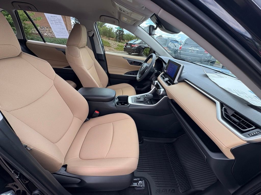 Used 2025 Toyota RAV4 LE image 36