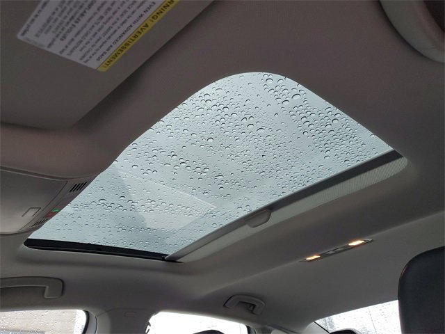 Certified 2022 Volkswagen Jetta SEL image 31