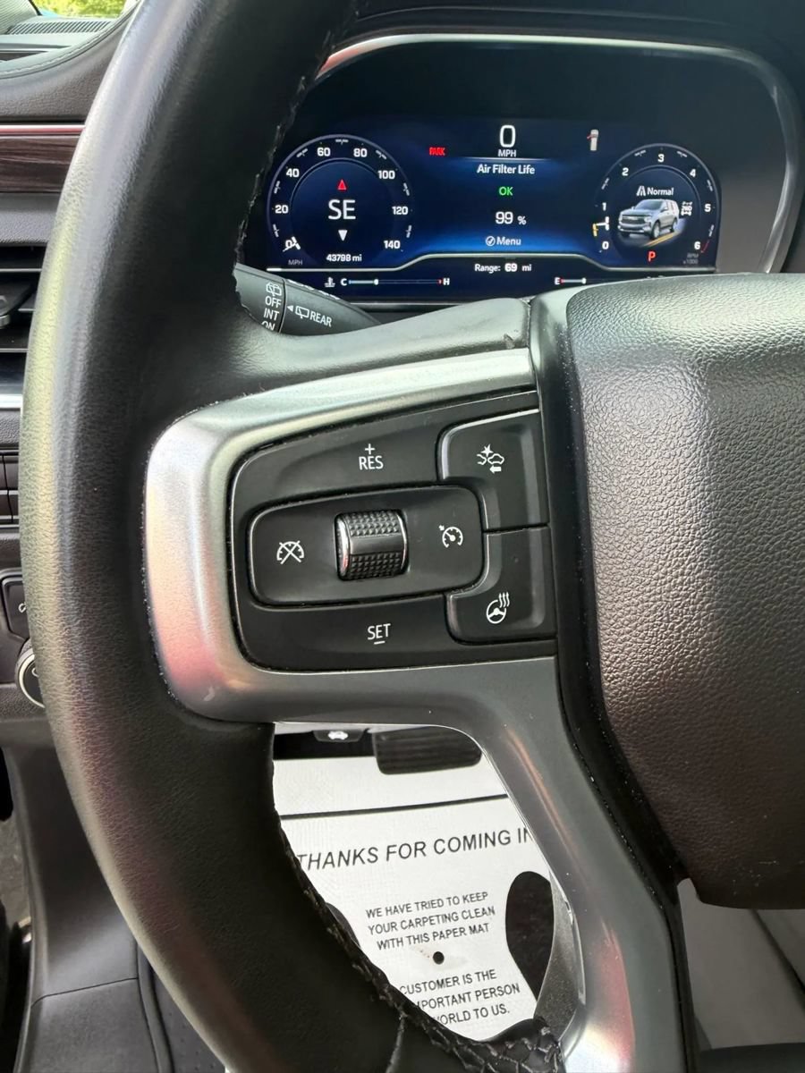 Used 2023 Chevrolet Tahoe Z71 w/ Luxury Package AWD/4WD image 17