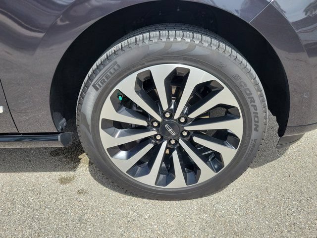 Certified 2024 Lincoln Navigator Reserve AWD/4WD image 12