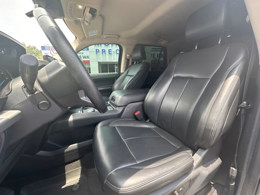Used 2023 Ford Expedition XLT RWD image 14