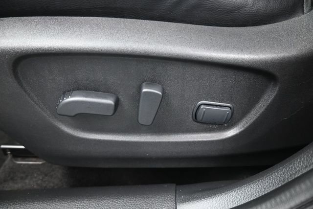 Used 2016 Nissan Rogue SL FWD image 33