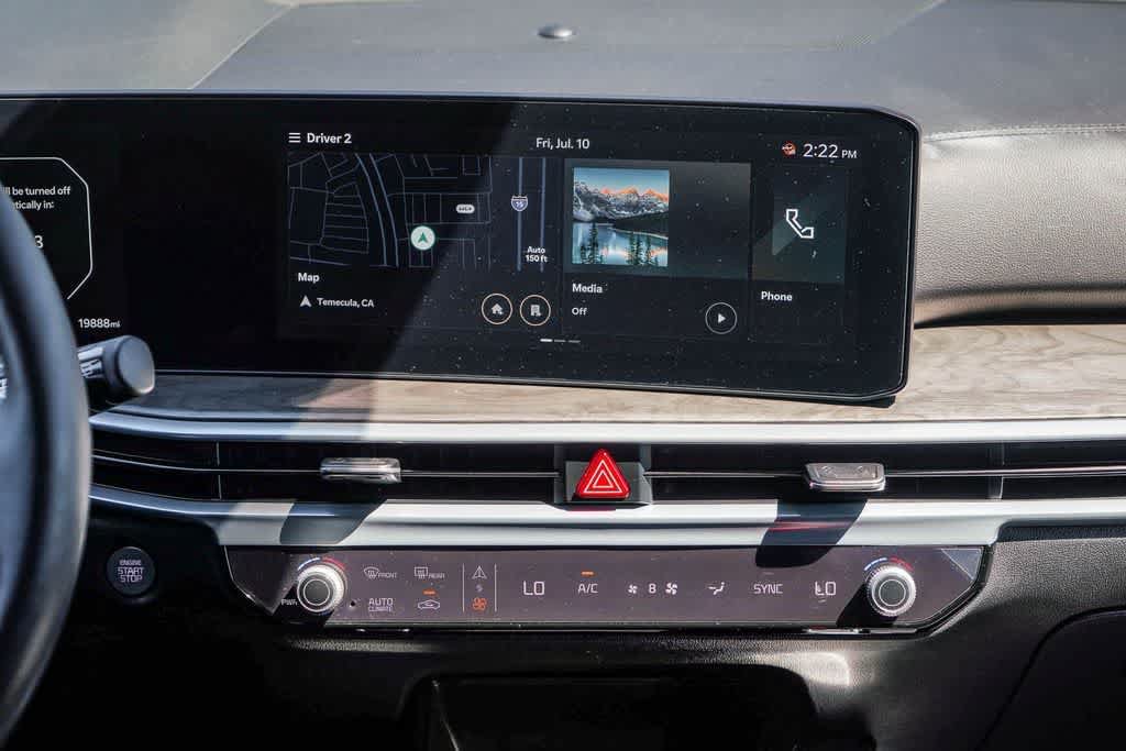Certified 2024 Kia Sorento SX Prestige AWD/4WD image 12