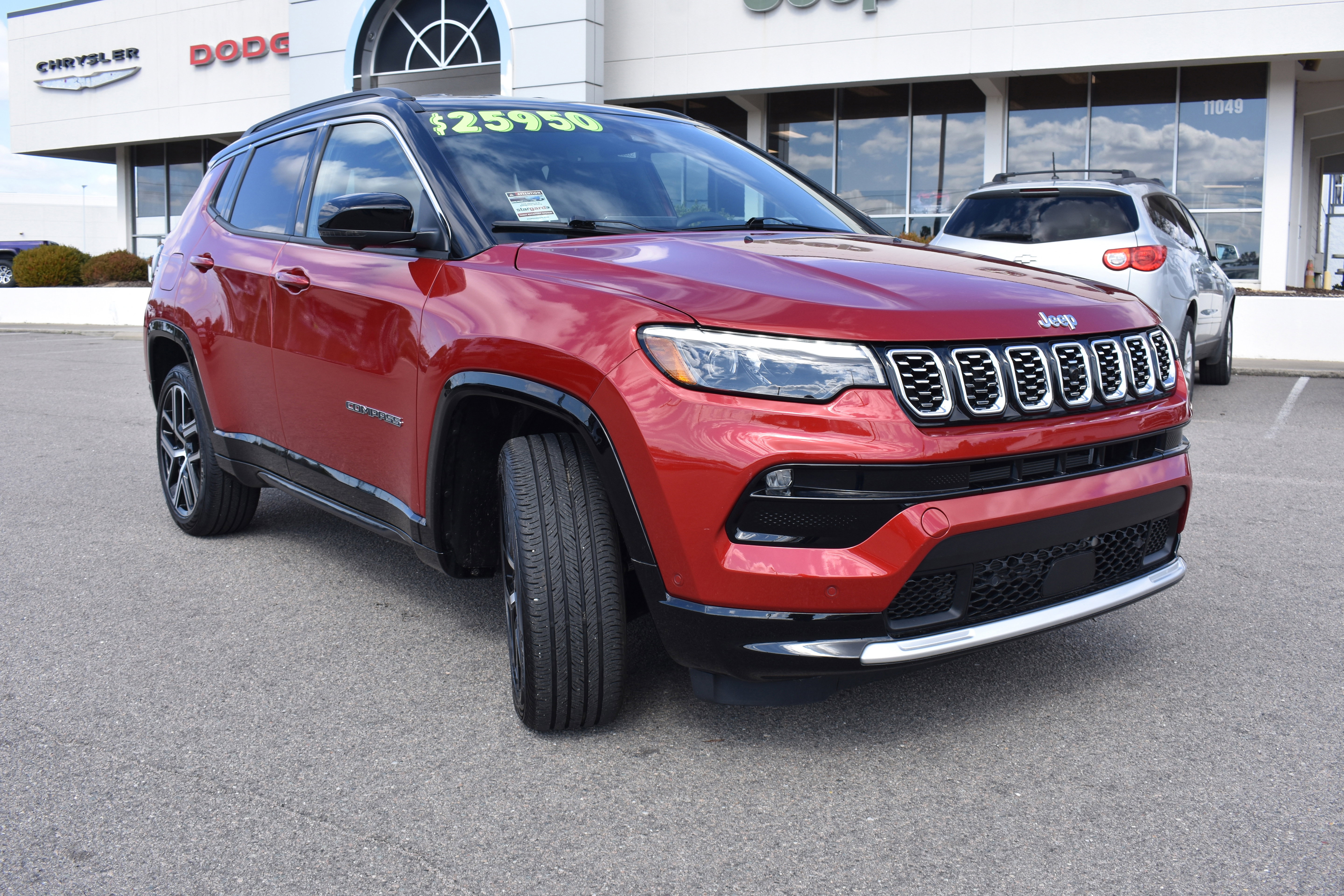Used 2025 Jeep Compass Limited w/ Elite Group image 3