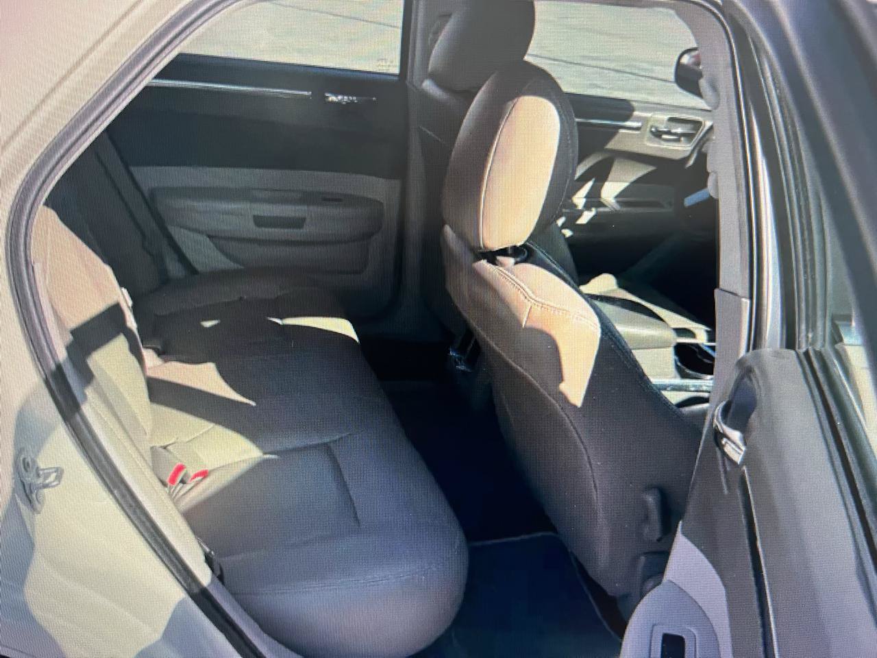 Used 2009 Chrysler 300 LX RWD image 11