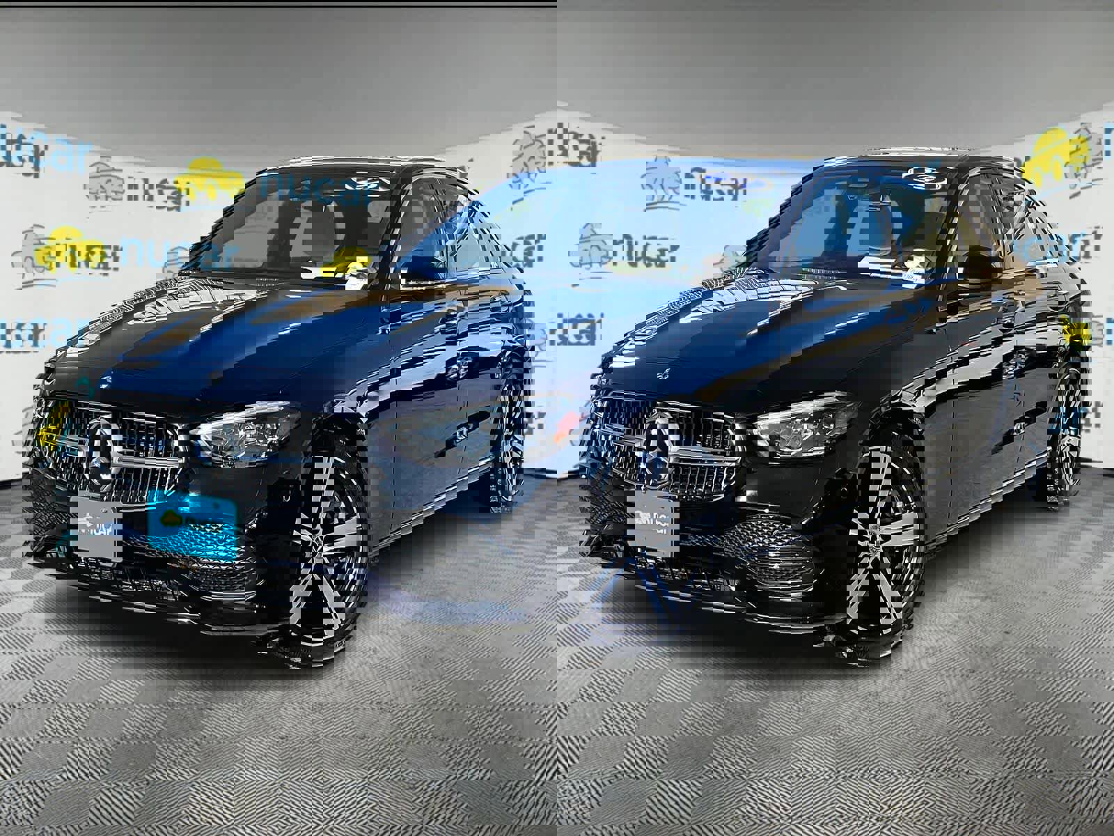 Used 2022 Mercedes-Benz C 300 4MATIC Sedan image 3