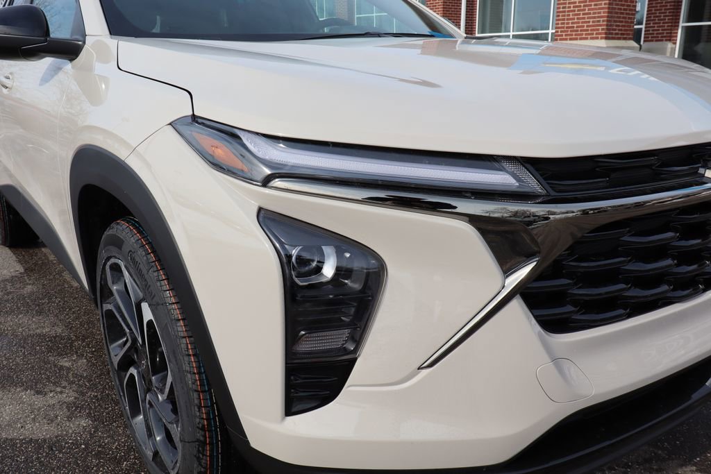 New 2026 Chevrolet Trax RS w/ Driver Confidence Package image 3