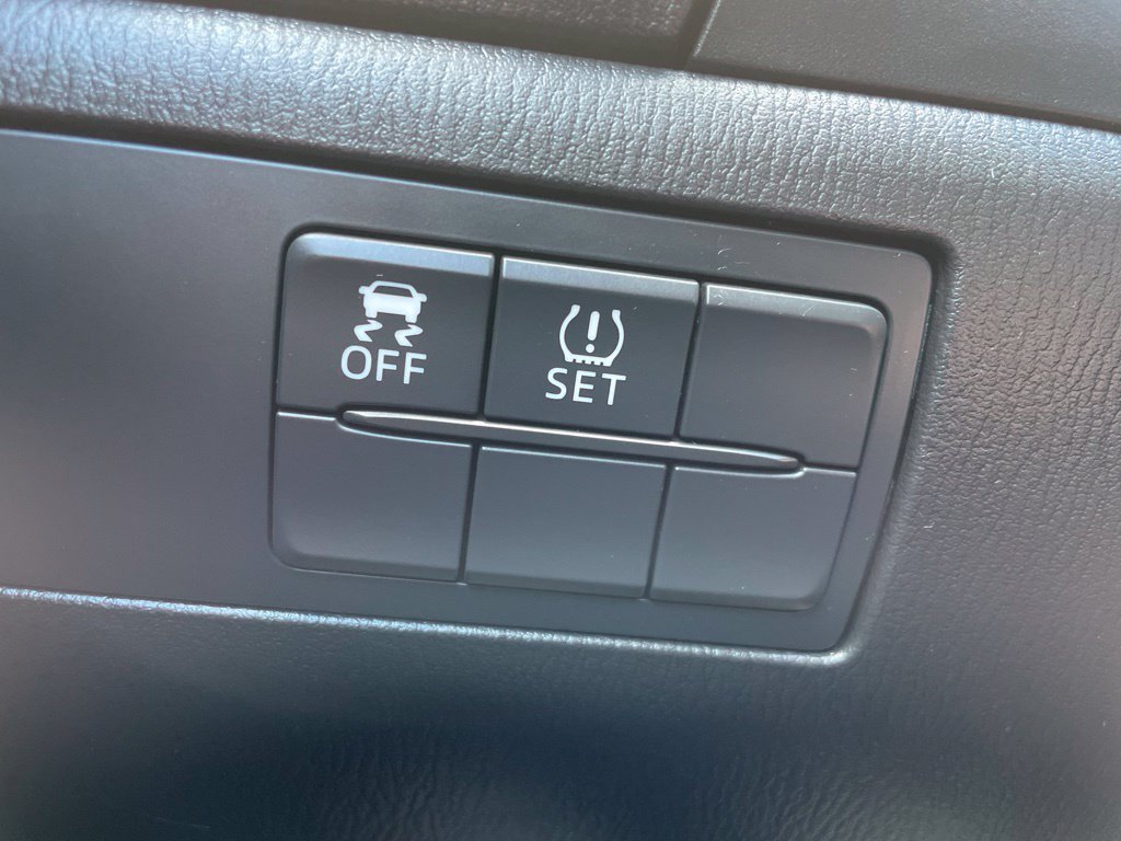 Used 2016 MAZDA MAZDA3 i Sport FWD image 21