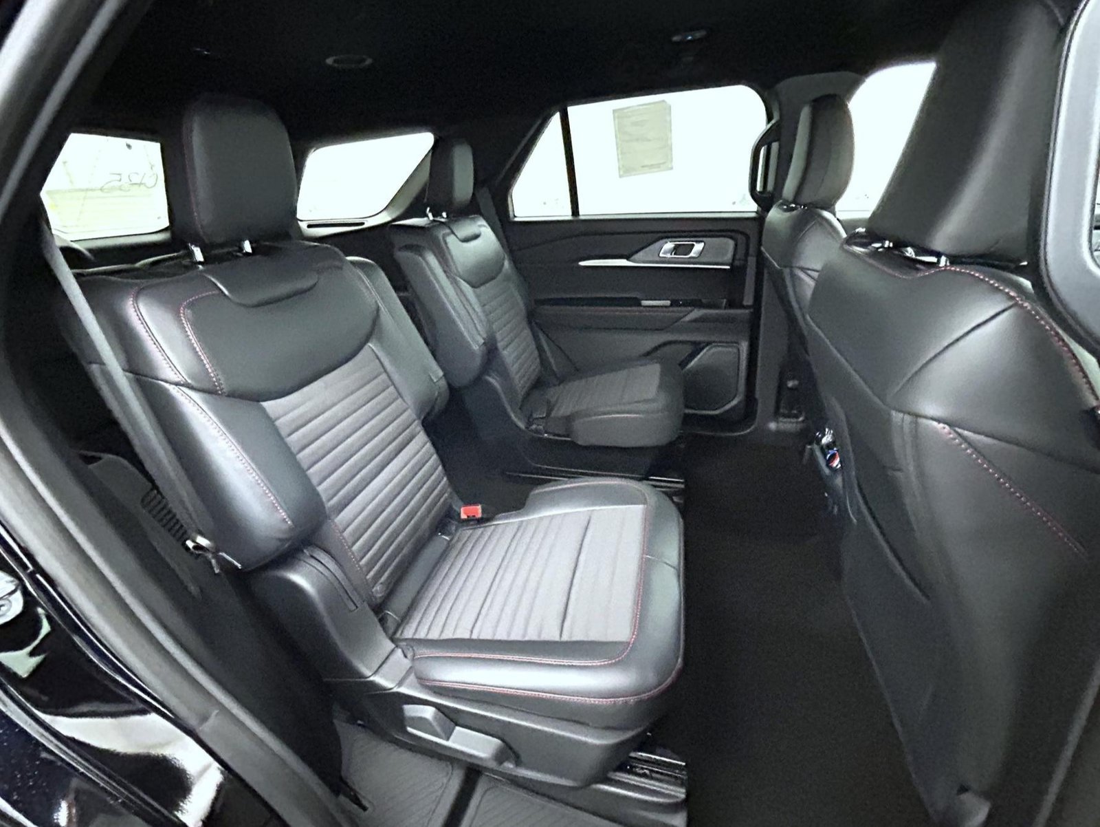 New 2027 Ford Explorer ST-Line AWD/4WD image 18