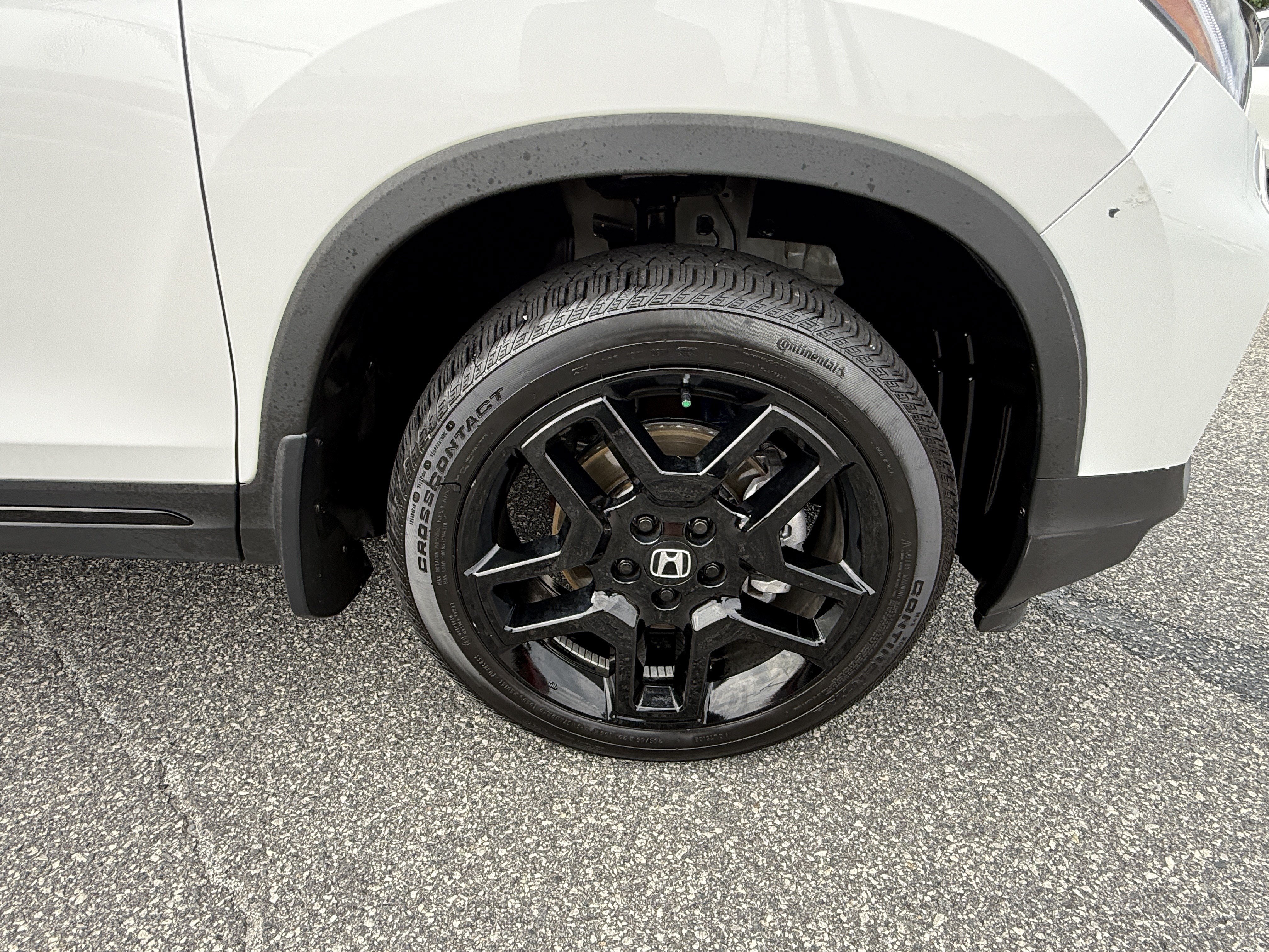 Certified 2024 Honda Passport Black Edition image 13