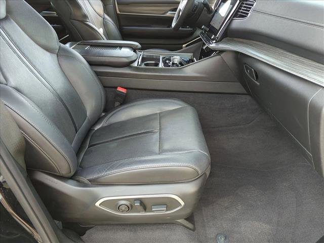 Used 2024 Jeep Wagoneer L Series II w/ Flexible Seating Group image 21