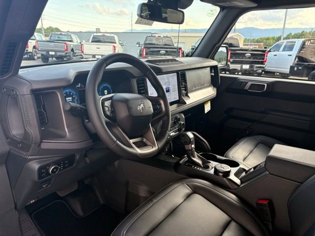 New 2025 Ford Bronco Badlands image 3