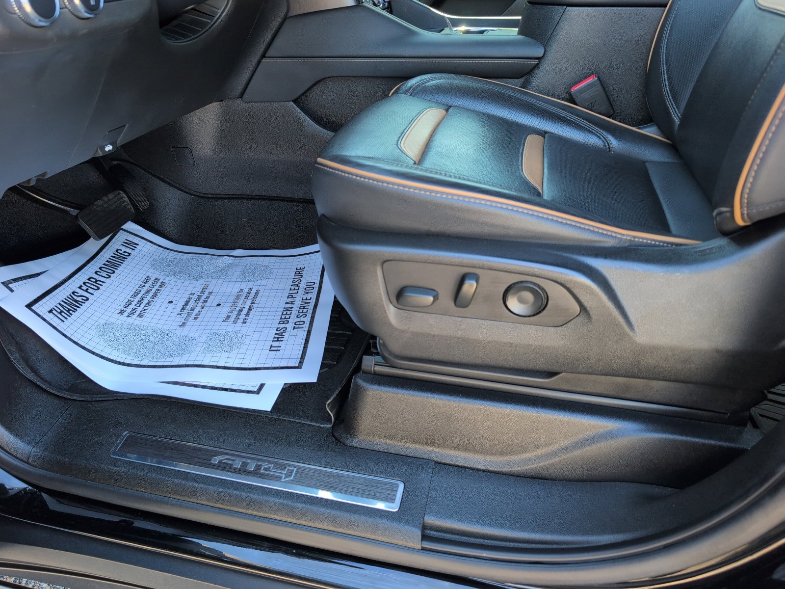 Used 2022 GMC Yukon AT4 image 19