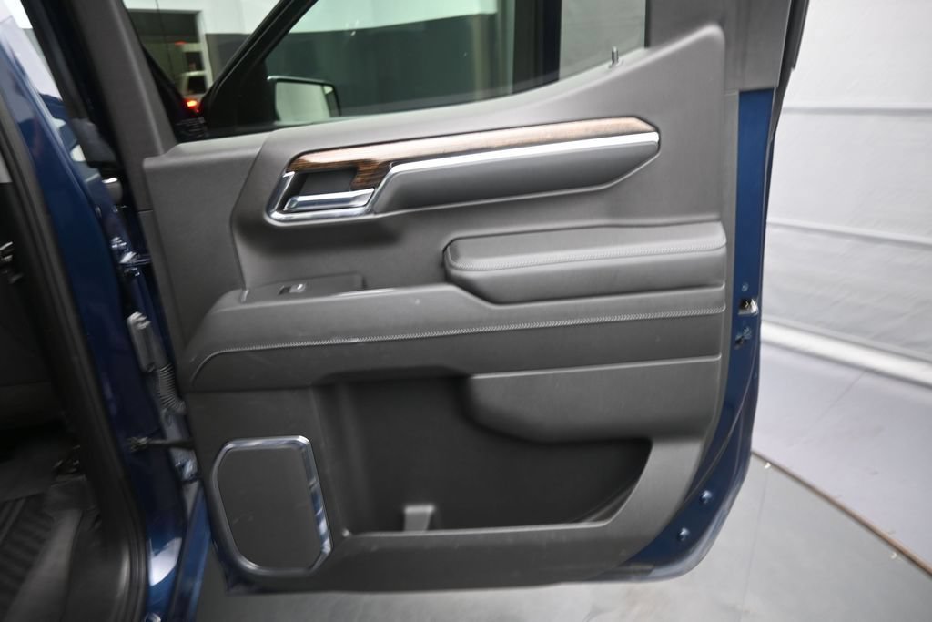 Used 2023 GMC Sierra 1500 SLE AWD/4WD image 14