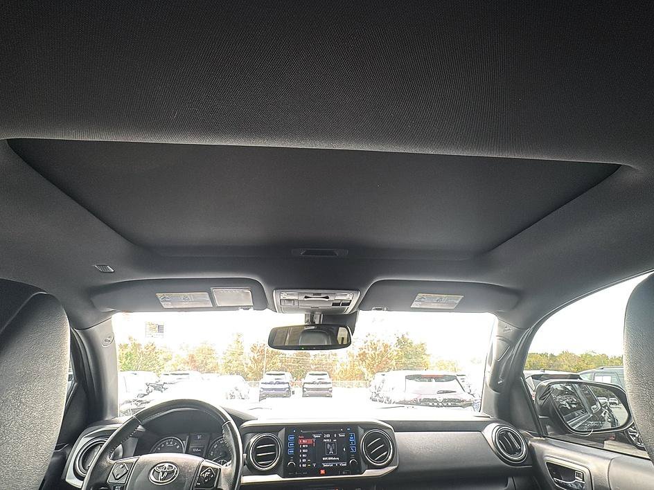 Used 2019 Toyota Tacoma TRD Sport AWD/4WD image 37