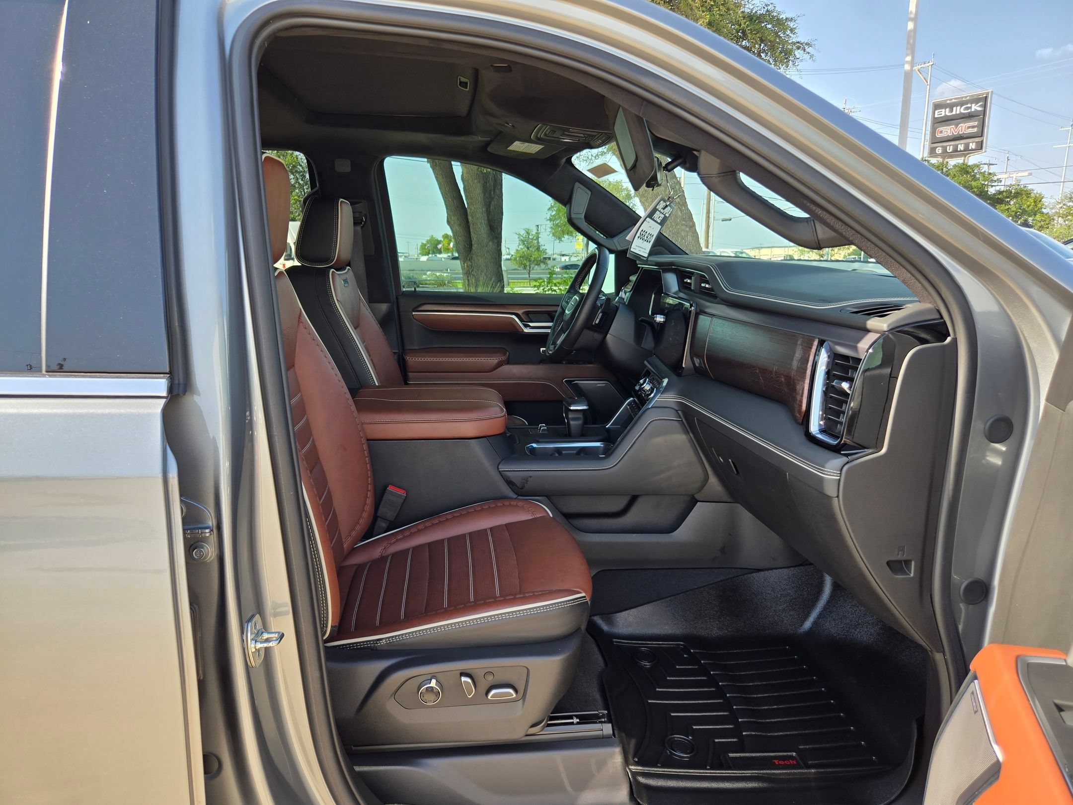 Certified 2025 GMC Sierra 1500 Denali Ultimate AWD/4WD image 24