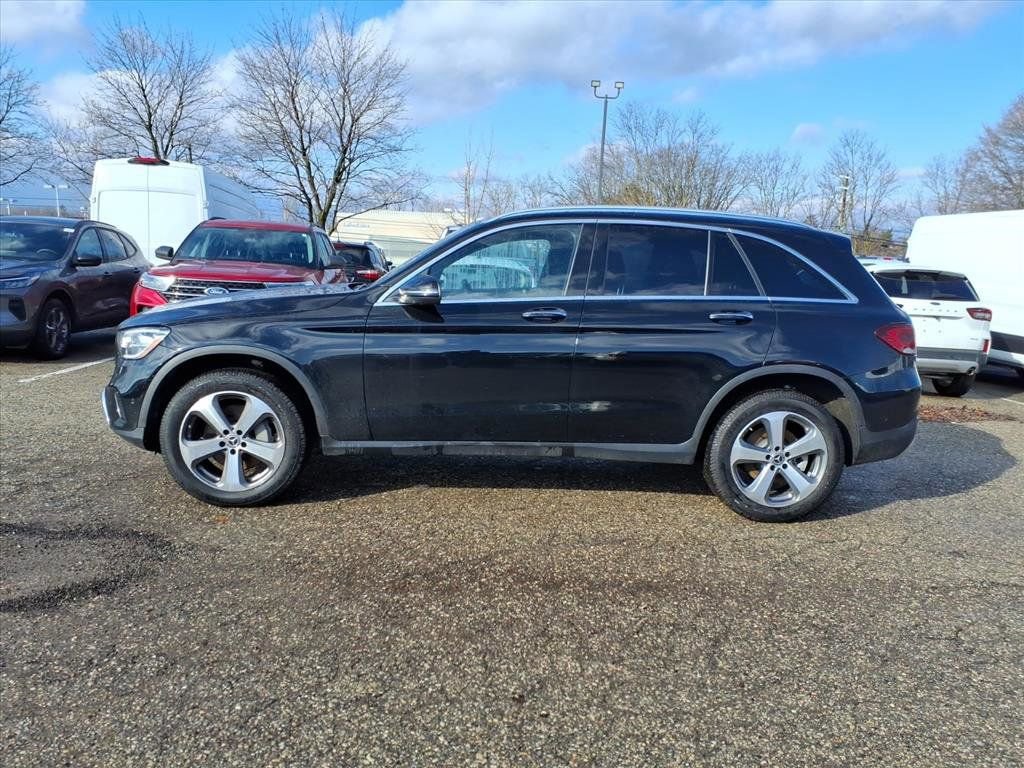 Used 2022 Mercedes-Benz GLC 300 4MATIC image 2