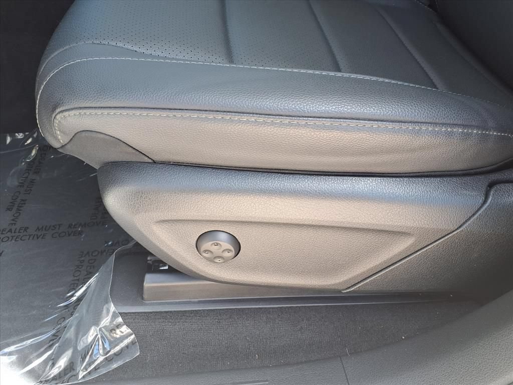 Used 2025 Mercedes-Benz GLE 350 4MATIC w/ Winter Package image 21