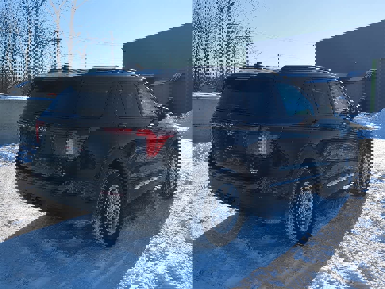 Used 2025 Ford Explorer Active image 14