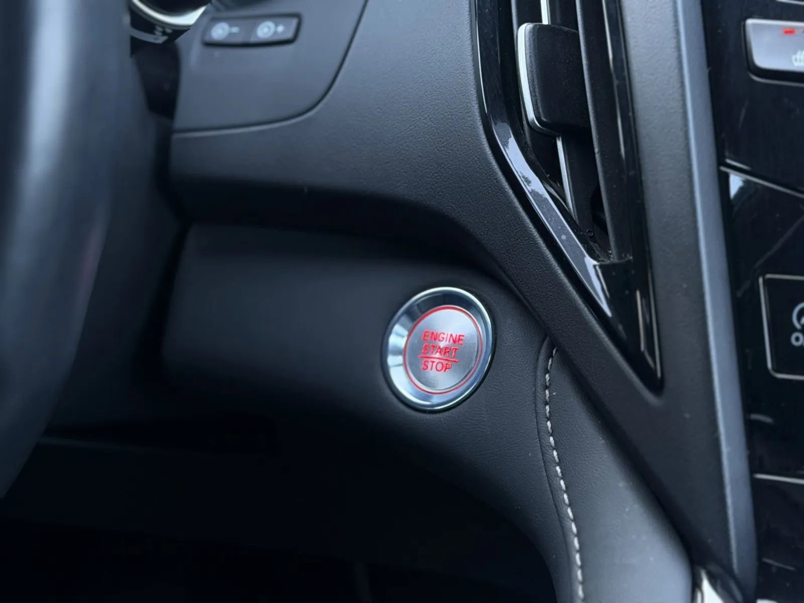 Used 2023 Acura RDX w/Tech image 29