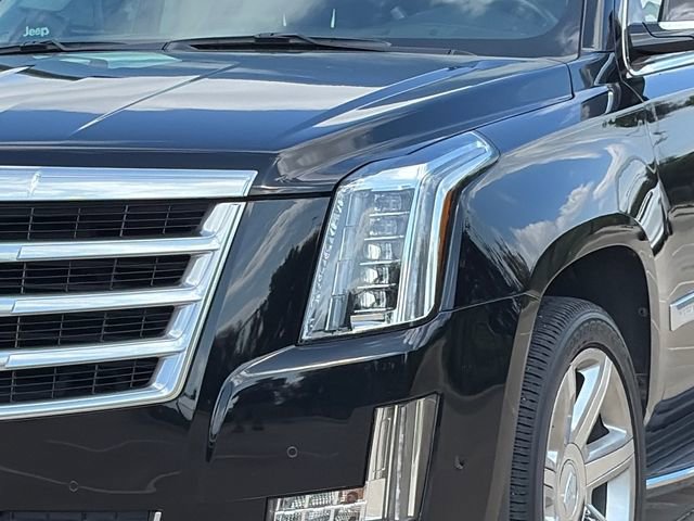 Used 2018 Cadillac Escalade Luxury image 4