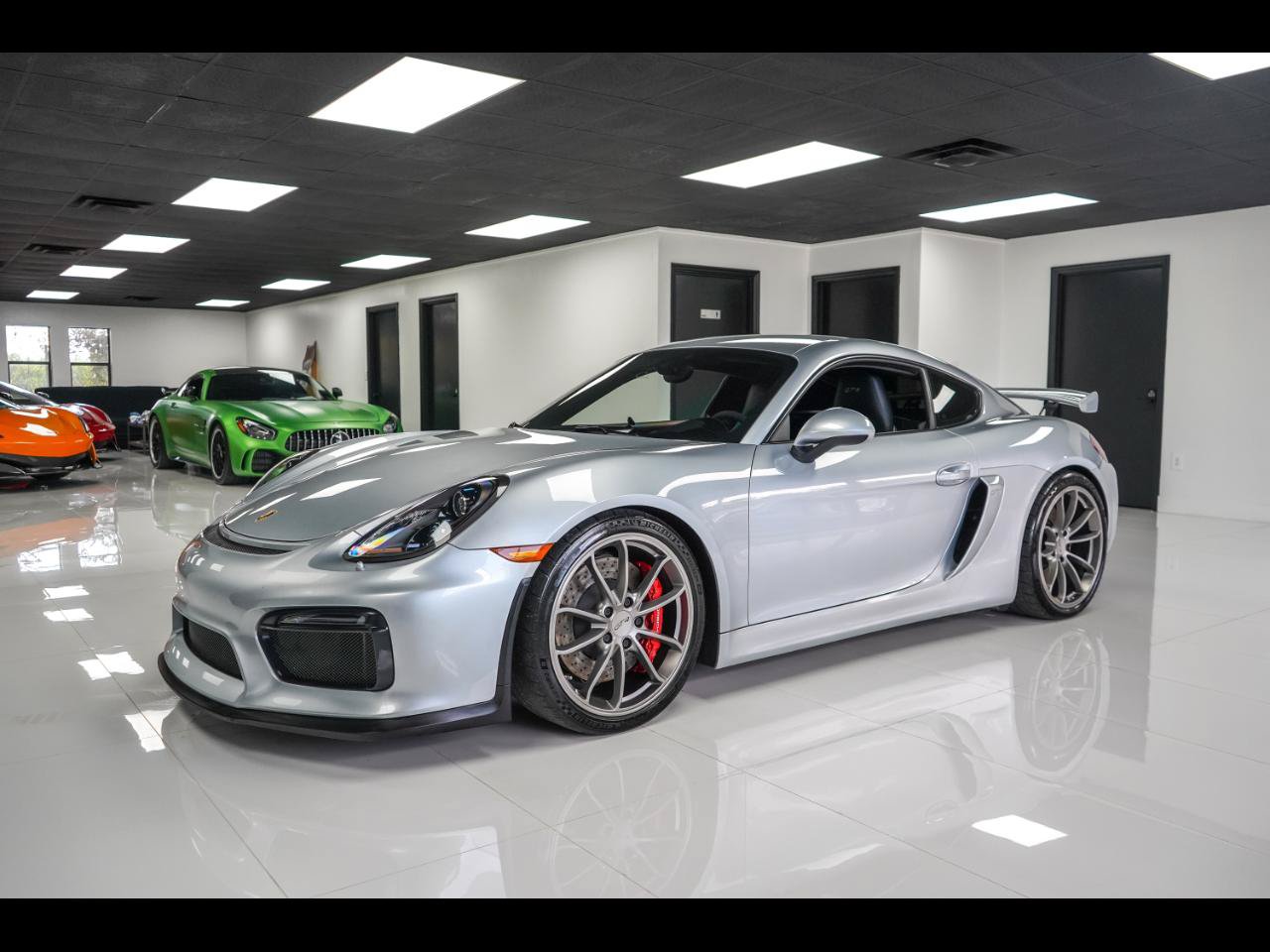 Used 2016 Porsche Cayman GT4 RWD image 1
