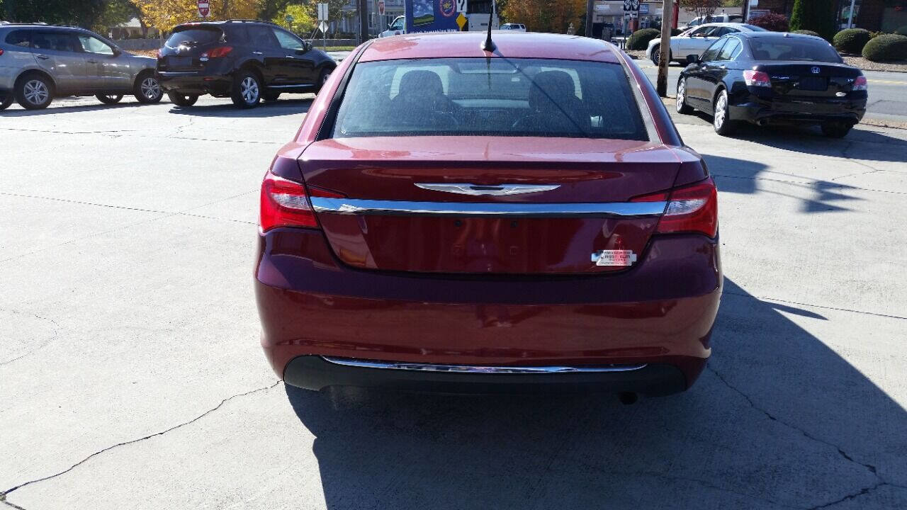 Used 2014 Chrysler 200 LX image 5