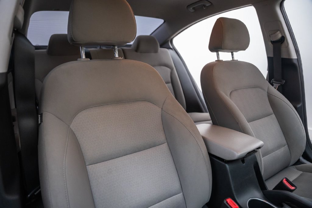 Used 2018 Hyundai Elantra SEL FWD image 29