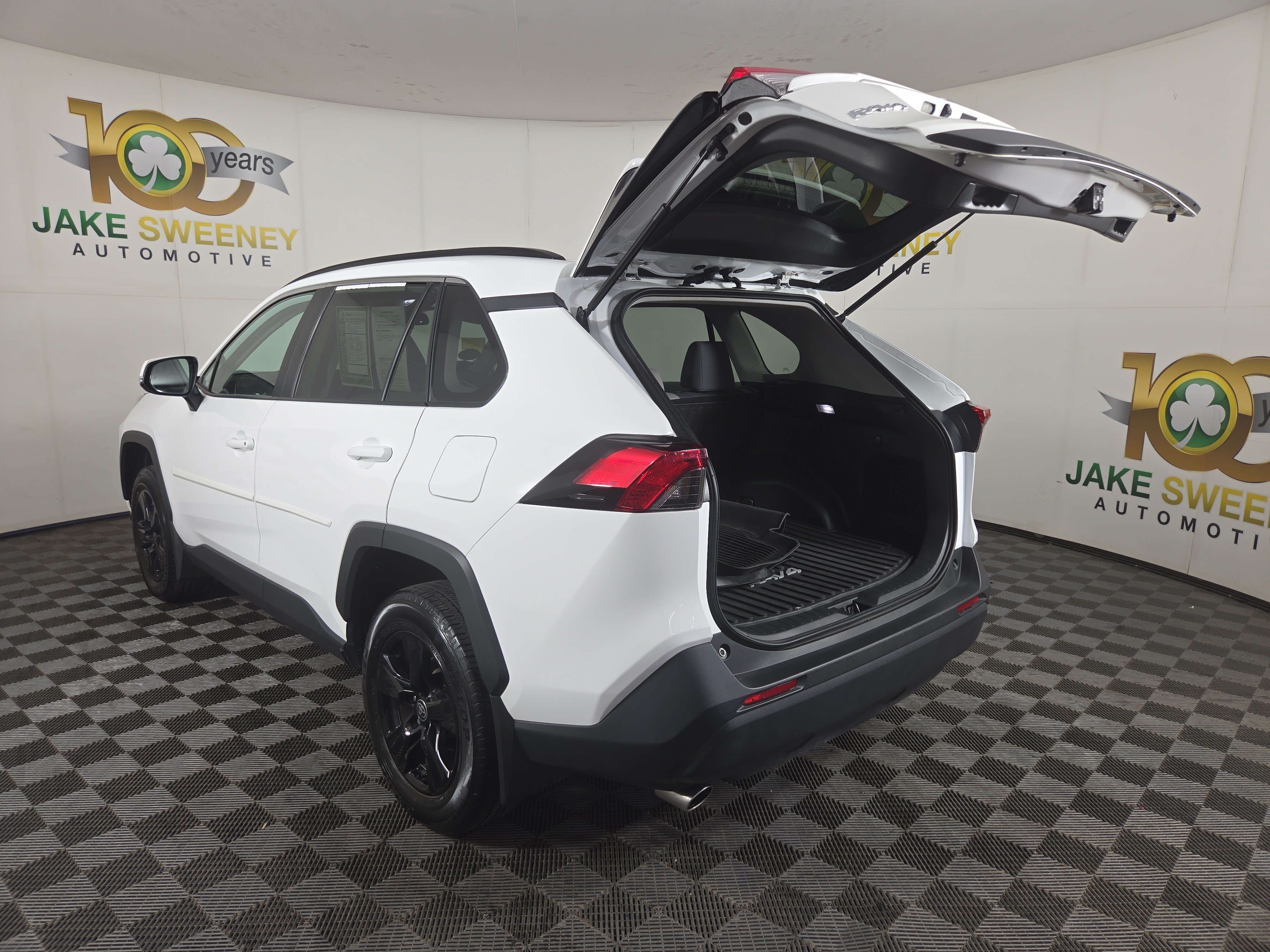 Used 2024 Toyota RAV4 XLE w/ Weather Package AWD/4WD image 31