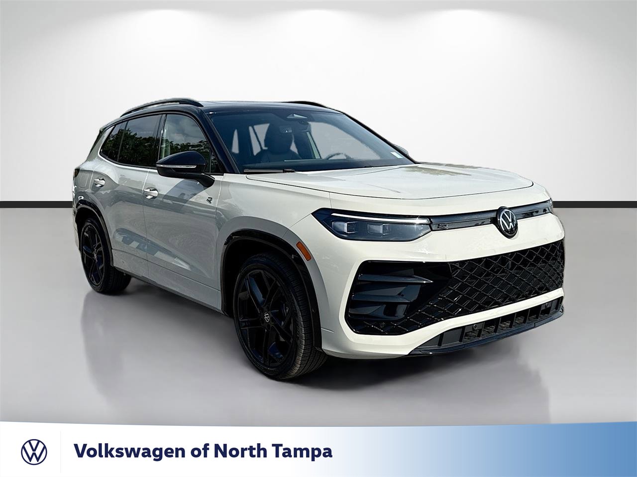 New 2026 Volkswagen Tiguan SE R-Line FWD image 1