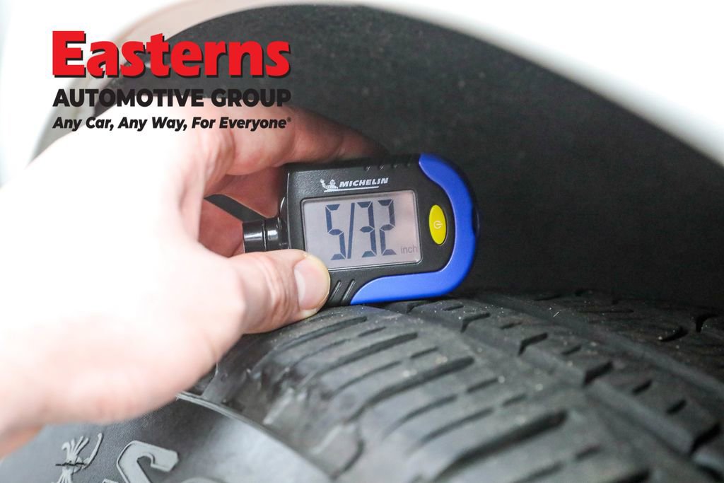 Used 2023 Porsche Macan T w/ Premium Package Plus image 28