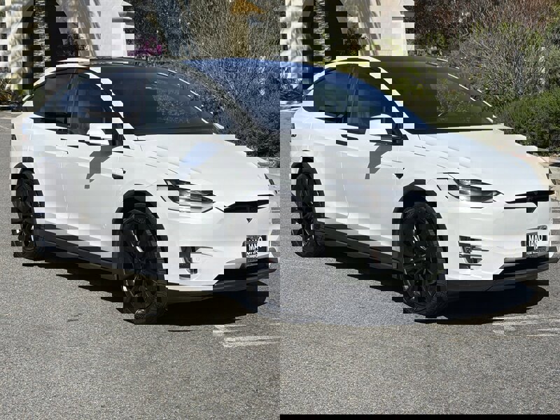 Used 2016 Tesla Model X P90D image 8