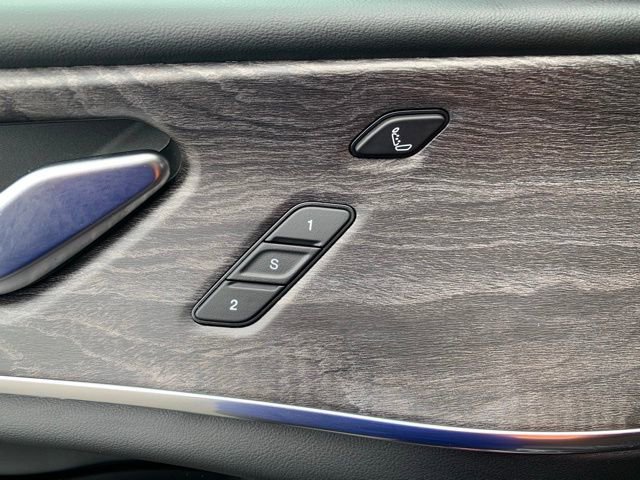 Used 2021 Jeep Grand Cherokee L Overland w/ Luxury Tech Group IV image 16