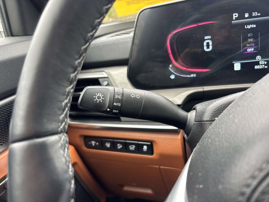 Used 2025 Kia Telluride AWD image 31