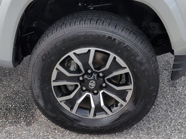 Certified 2023 Toyota Tacoma TRD Sport w/ Advanced Technology Package AWD/4WD image 11