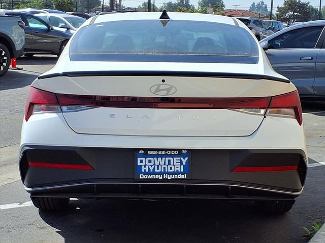 Used 2025 Kia K4 LXS image 6