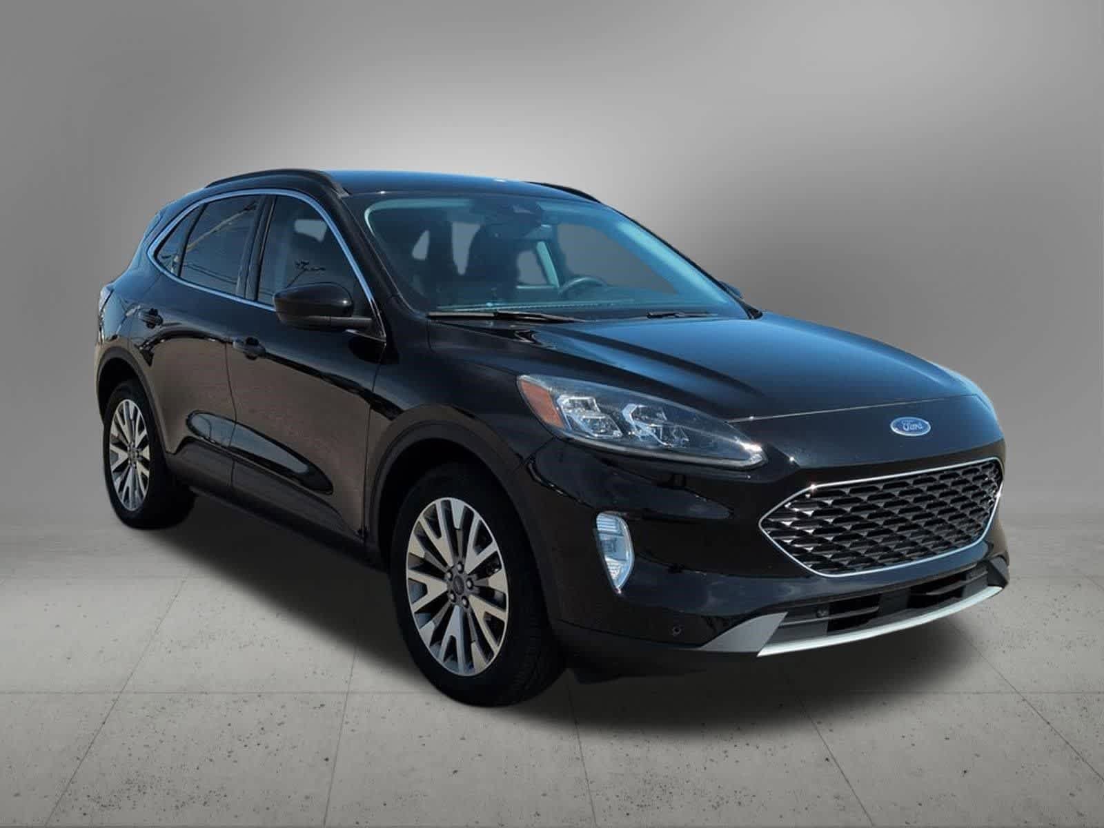 Used 2022 Ford Escape Titanium w/ Class II Trailer Tow Package AWD/4WD image 8