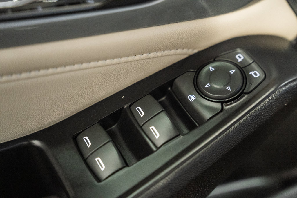 Used 2022 Chevrolet Traverse LS AWD/4WD image 29