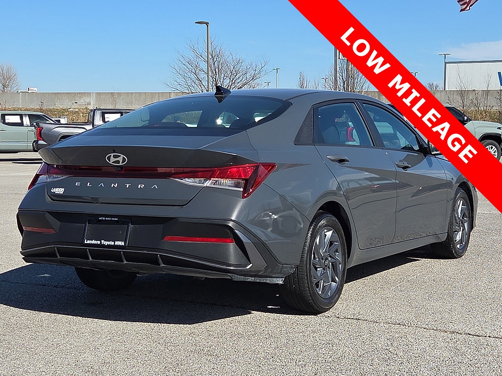 Used 2024 Hyundai Elantra SEL image 5