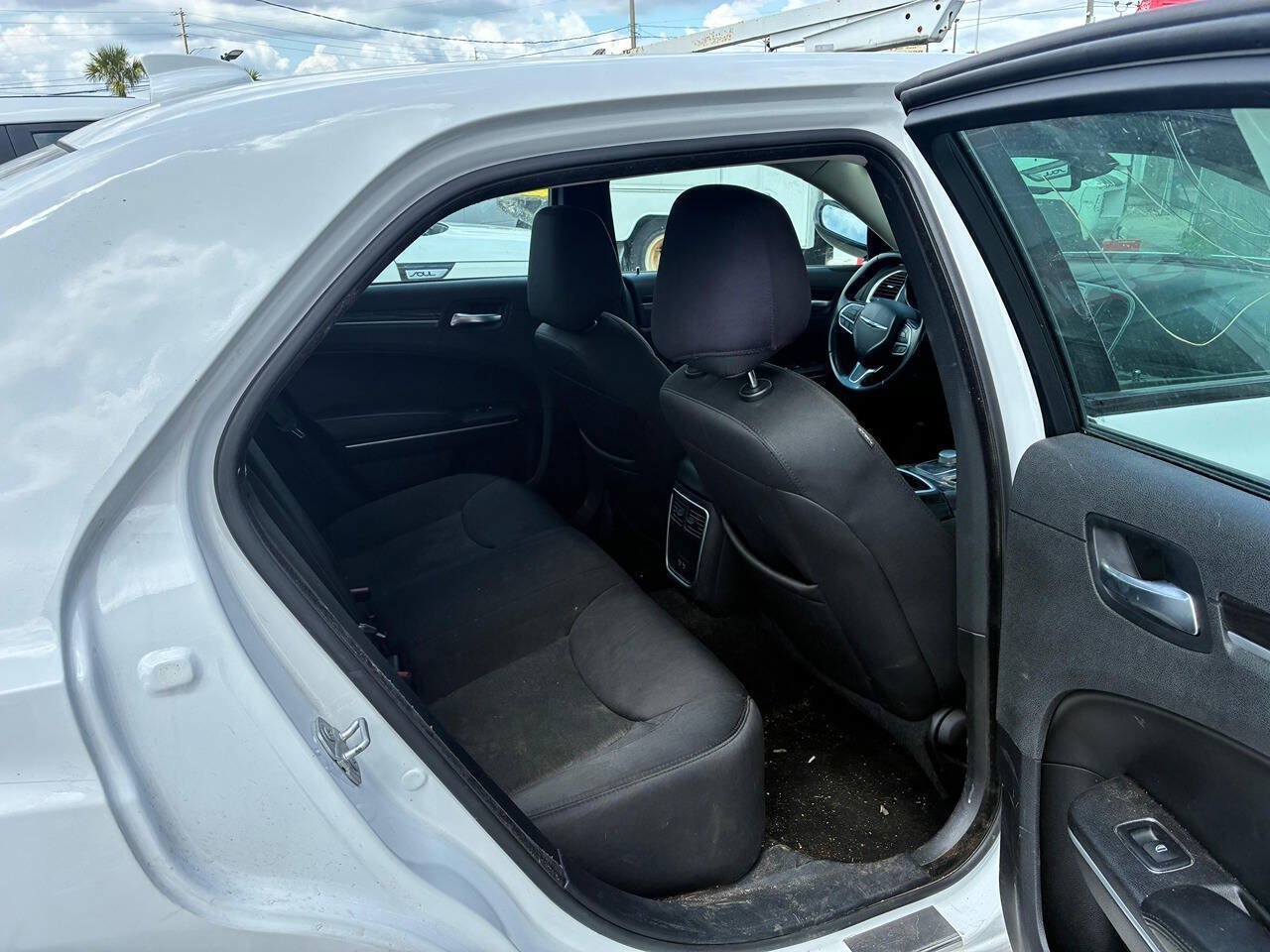 Used 2022 Chrysler 300 Touring w/ Sport Appearance Package RWD image 5