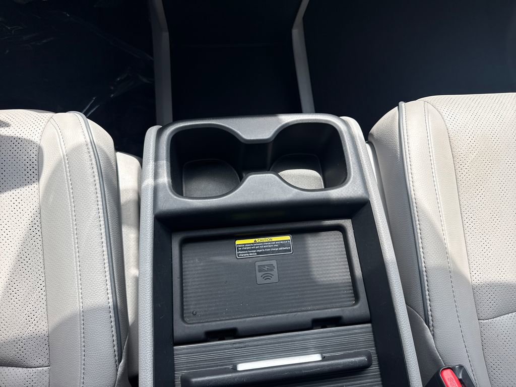 Used 2022 Honda Odyssey Elite image 23
