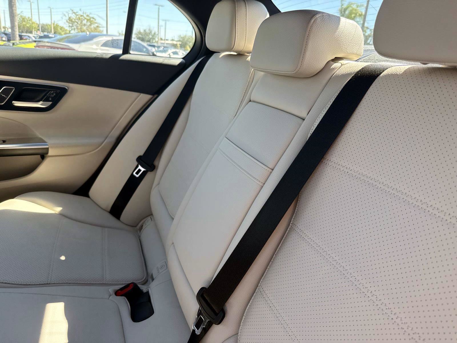Used 2023 Mercedes-Benz C 300 Sedan image 11