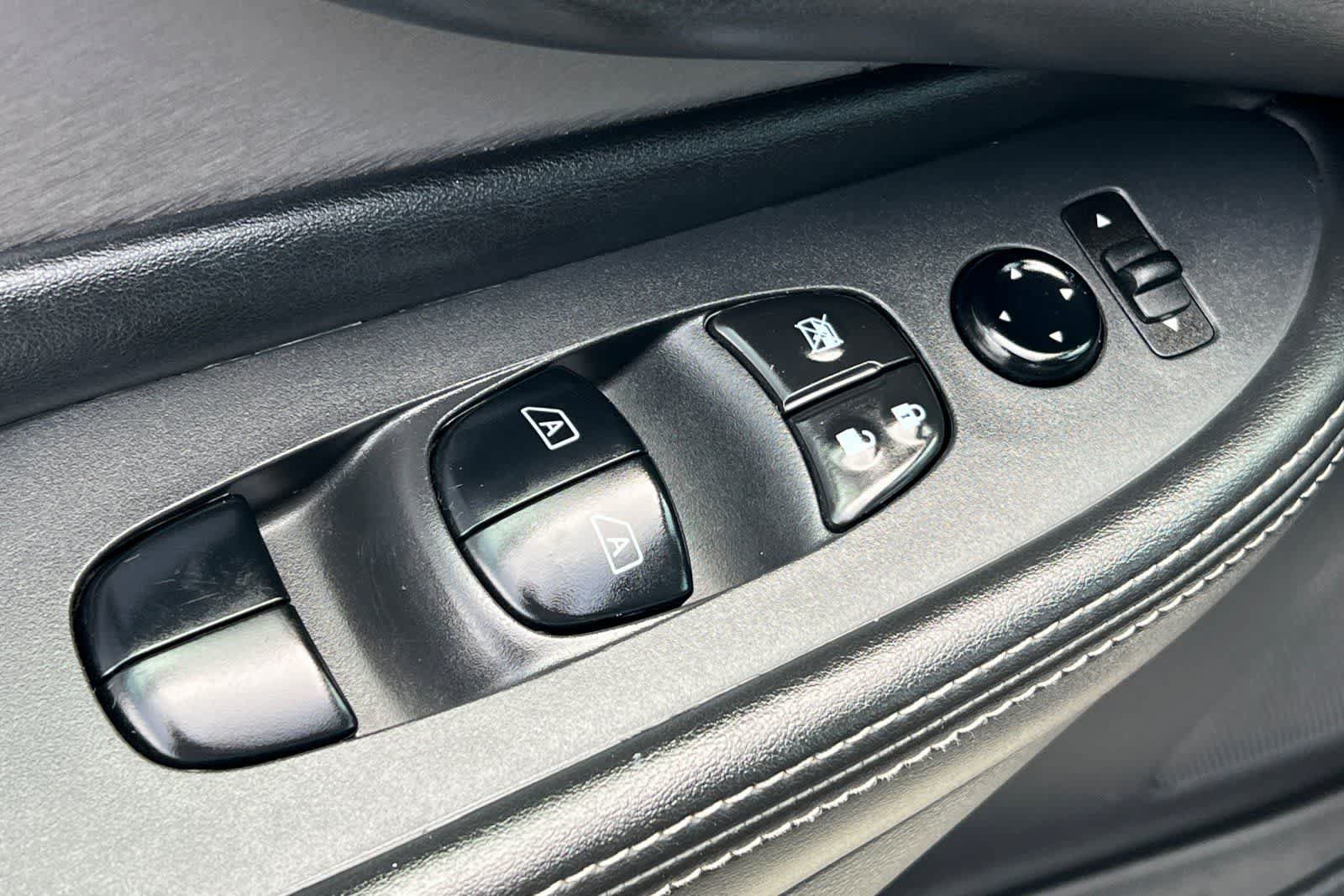 Used 2021 Nissan Murano S FWD image 14