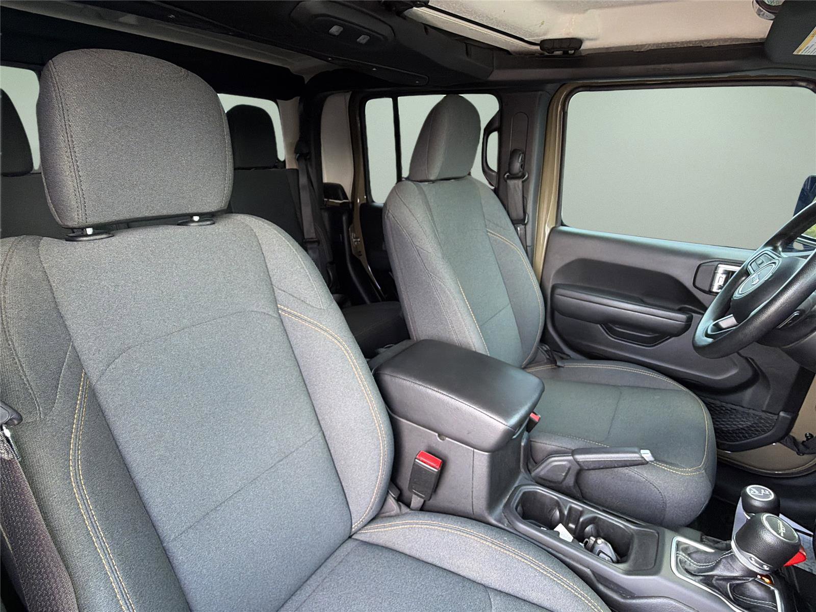 Used 2025 Jeep Gladiator Mojave AWD/4WD image 19