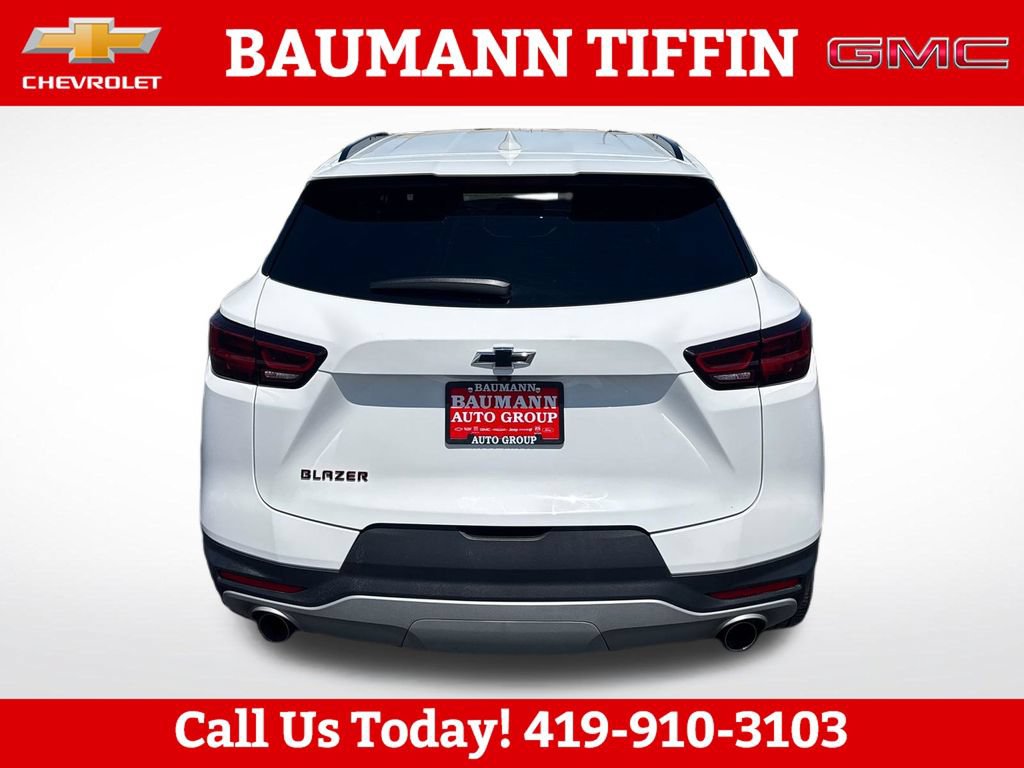 Used 2023 Chevrolet Blazer LT w/ Convenience Package FWD image 4