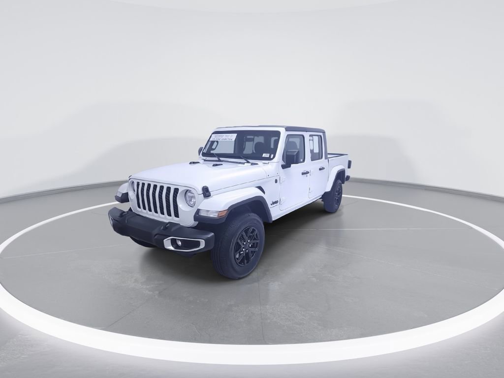 Used 2023 Jeep Gladiator Sport AWD/4WD image 4